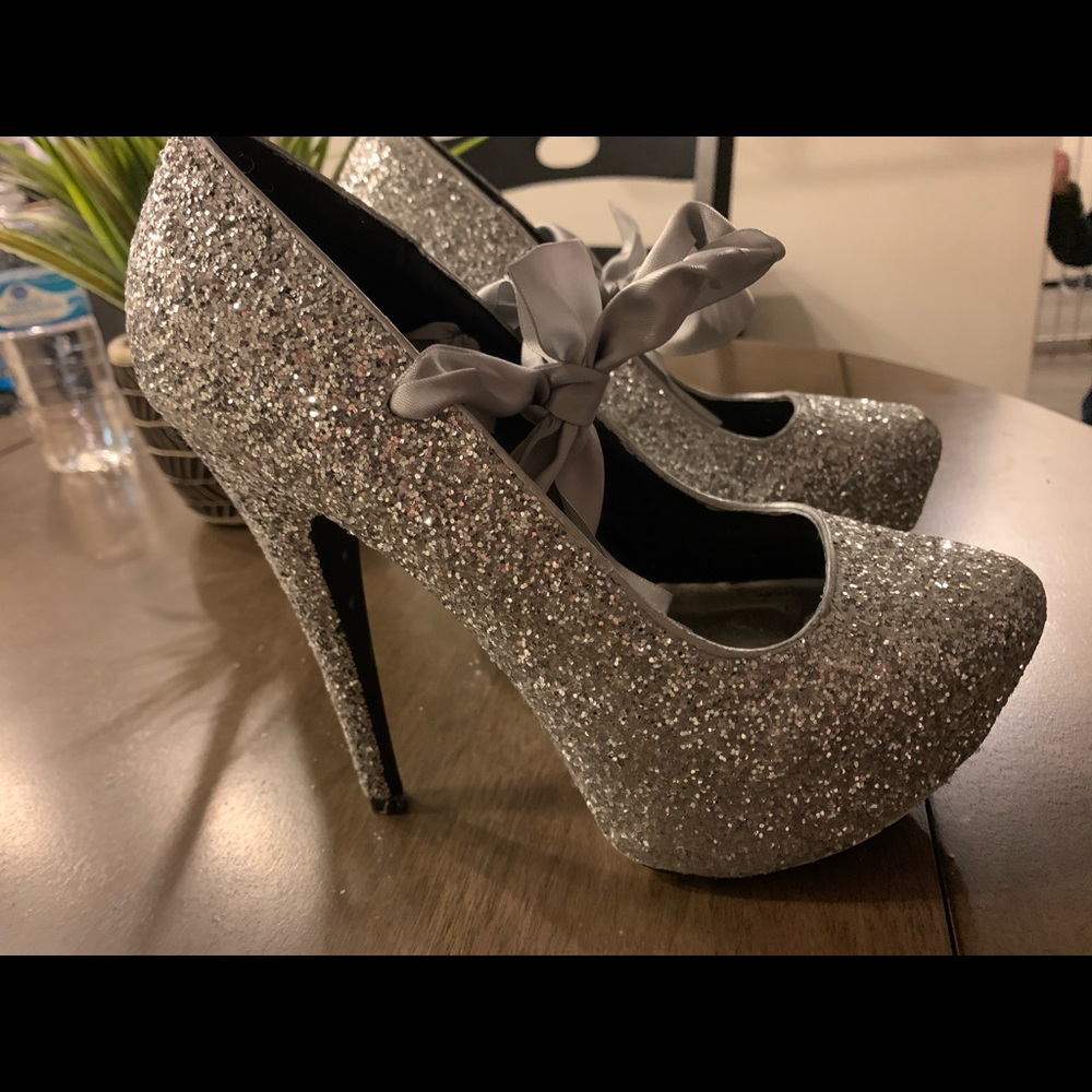 Hand glittered pumps